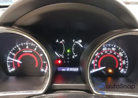 2010 Toyota Highlander Base V6 z USA, uszkodzony, nr VIN 5TDBK3EH6AS007911